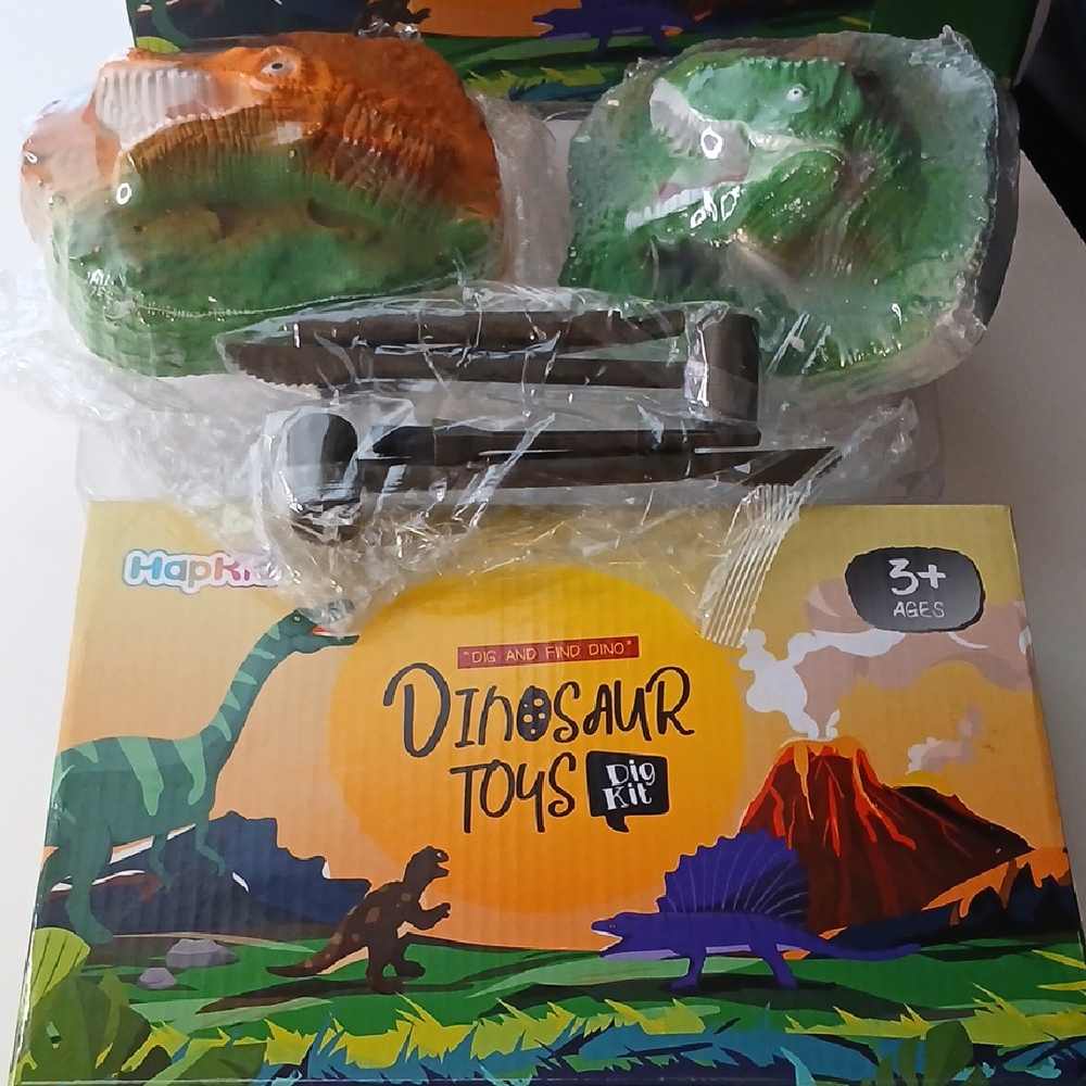 Dinosaur Dig Kit - Green and Orange
